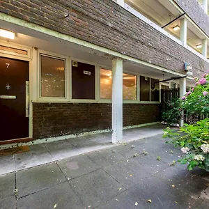 https://pass-the-keys-modern-apartment-with-private-garden.brighton-hotels-england.com