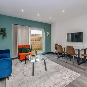 https://wbr-modern-town-house-i-courtyard-i-10-mins-to-seafront.brighton-hotels-england.com